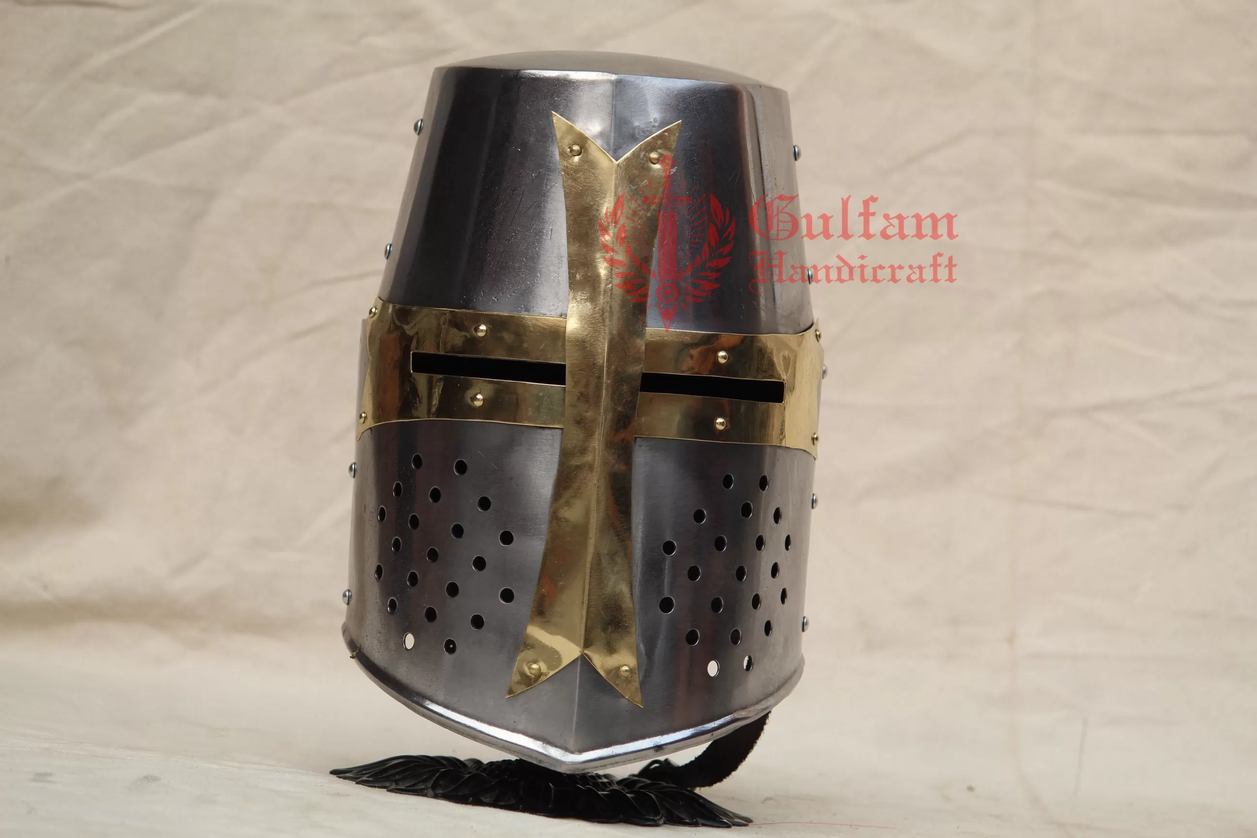 Templar Knight Helmet: 18 Gauge Steel Crusader Armor